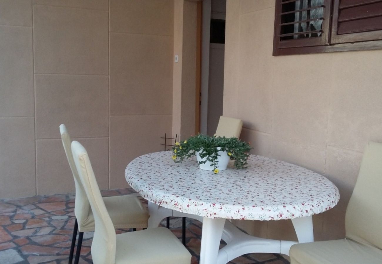 Apartamento en Vodice - Apartamento en Vodice con Terraza, Acondicionador, WIFI, Lavadora (3671-6)