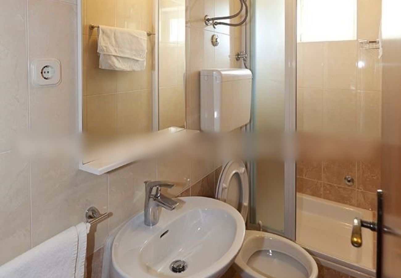 Apartamento en Tucepi - Apartamento en Tučepi con Seaview, Balcón, Acondicionador, WIFI (3674-1)