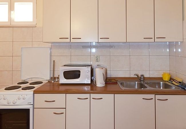 Apartamento en Tucepi - Apartamento en Tučepi con Terraza, Acondicionador, WIFI (3674-2) Apartamento en Tucepi - Apartamento en Tučepi con Terraza, Acondicionador, WIFI (3674-2)
