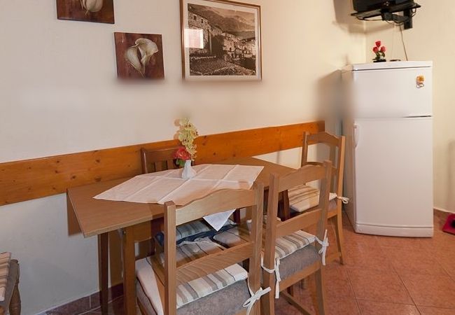 Apartamento en Tucepi - Apartamento en Tučepi con Terraza, Acondicionador, WIFI (3674-2) Apartamento en Tucepi - Apartamento en Tučepi con Terraza, Acondicionador, WIFI (3674-2)