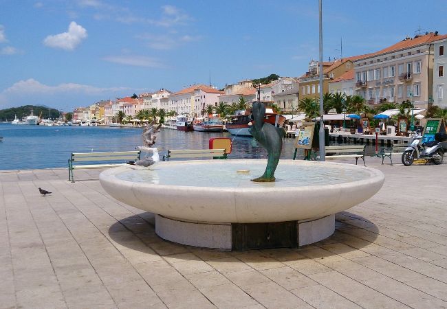 Apartamento en Mali Lošinj - Apartamento en Mali Lošinj con Terraza, Acondicionador, Lavadora (3683-1) Apartamento en Mali Lošinj - Apartamento en Mali Lošinj con Terraza, Acondicionador, Lavadora (3683-1)