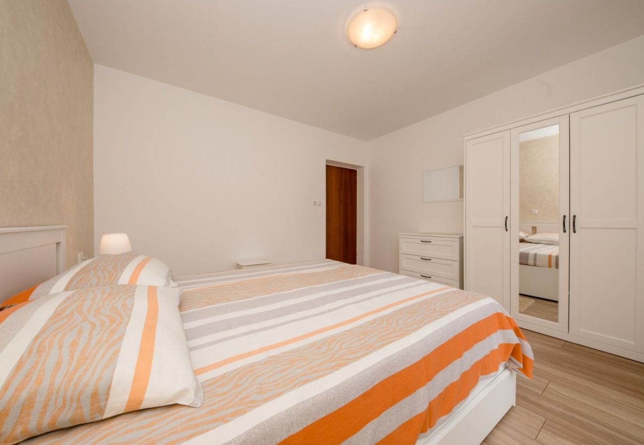 Apartamento en Palit - Apartamento en Palit con Terraza, Acondicionador, WIFI, Lavavajillas (820-3)