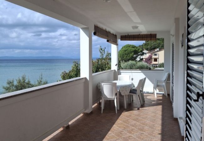 Apartamento en Kampor - Apartamento en Kampor con Seaview, Terraza, WIFI (3708-2) Apartamento en Kampor - Apartamento en Kampor con Seaview, Terraza, WIFI (3708-2)