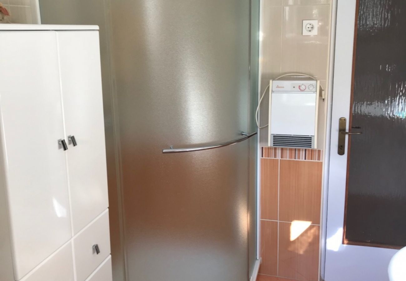 Apartamento en Lovran - Apartamento en Lovran con Terraza, Acondicionador, WIFI, Lavadora (3735-2)