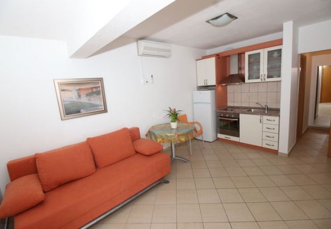 Apartamento en Stanici - Apartamento en Stanići con Seaview, Terraza, Acondicionador, WIFI (3782-5) Apartamento en Stanici - Apartamento en Stanići con Seaview, Terraza, Acondicionador, WIFI (3782-5)