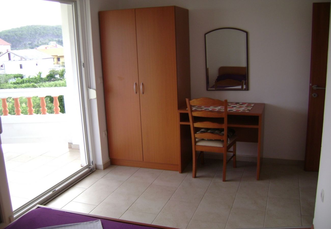 Apartamento en Lopar - Apartamento en Lopar con Terraza, Acondicionador, WIFI (568-4)