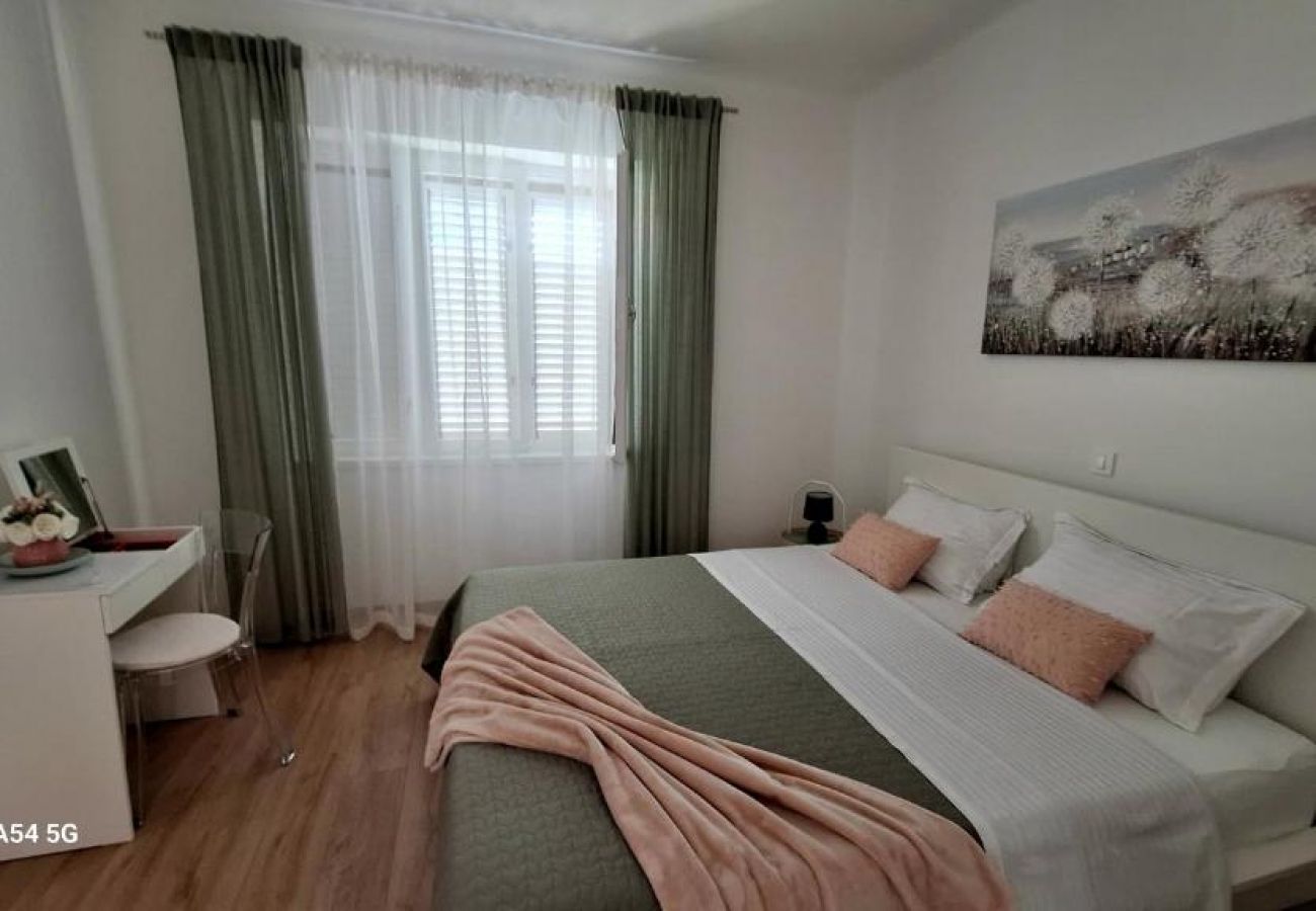 Apartamento en Banjol - Apartamento en Banjol con Seaview, Terraza, Acondicionador, WIFI (3803-1)