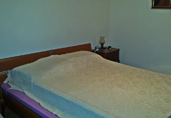 Apartamento en Zlarin - Apartamento en Zlarin con Balcón, WIFI, Lavadora (3813-2) Apartamento en Zlarin - Apartamento en Zlarin con Balcón, WIFI, Lavadora (3813-2)