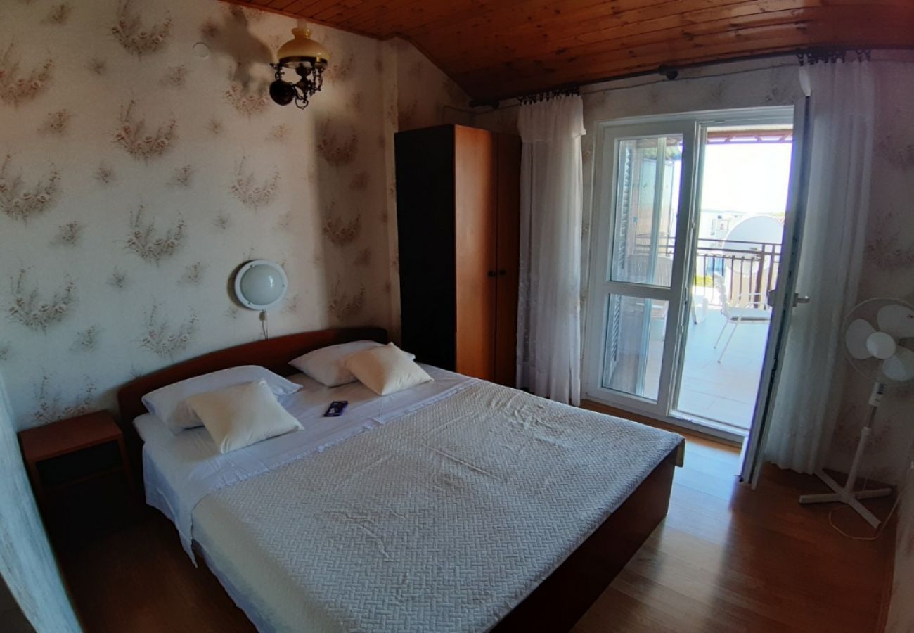 Apartamento en Sibenik - Apartamento en Brodarica con Seaview, Terraza, Acondicionador, WIFI (3814-1)