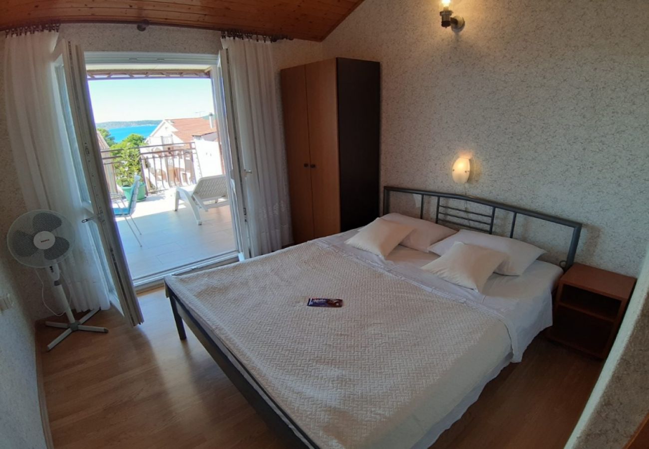 Apartamento en Sibenik - Apartamento en Brodarica con Seaview, Terraza, Acondicionador, WIFI (3814-1)