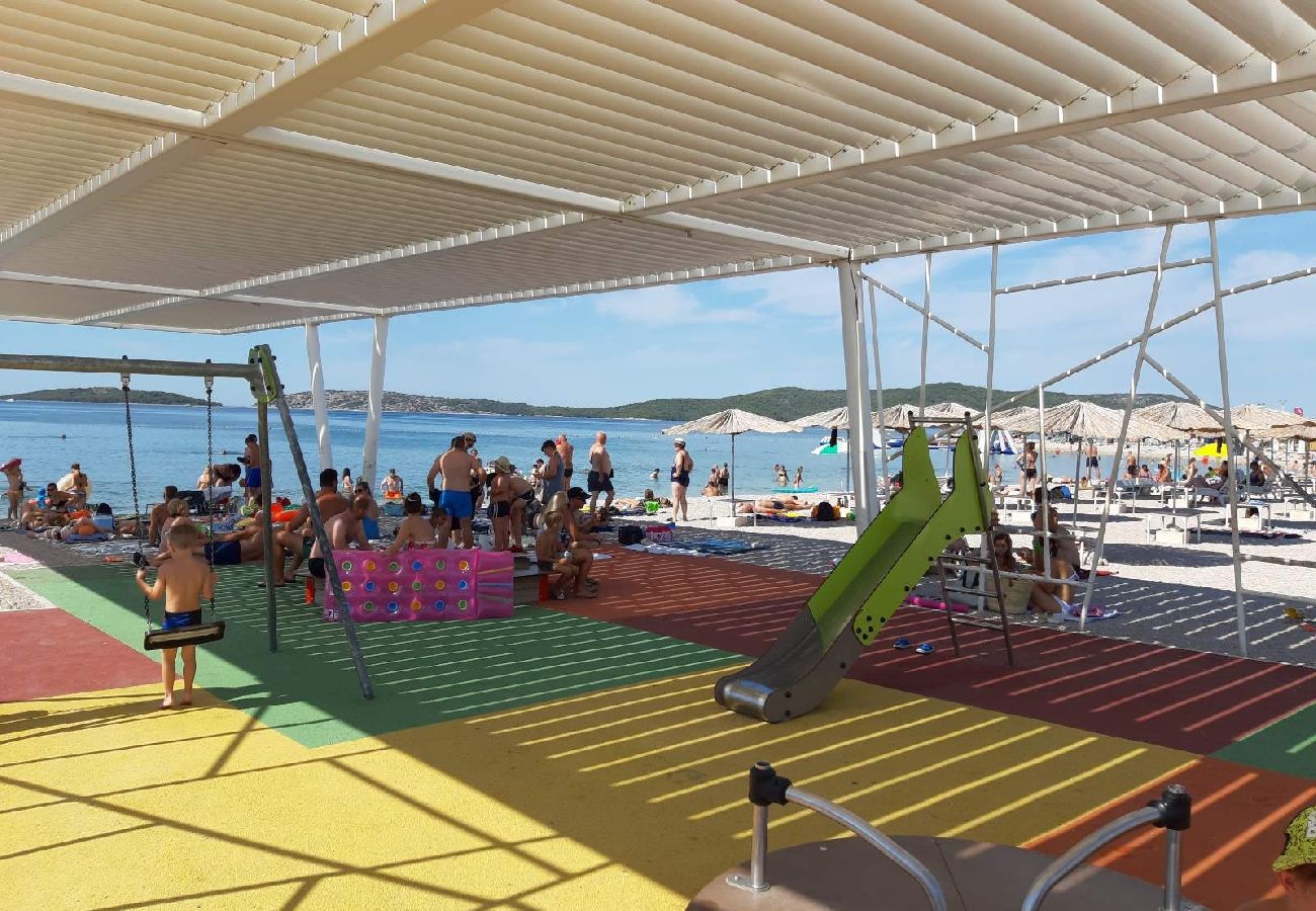 Apartamento en Sibenik - Apartamento en Brodarica con Seaview, Terraza, Acondicionador, WIFI (3814-1)