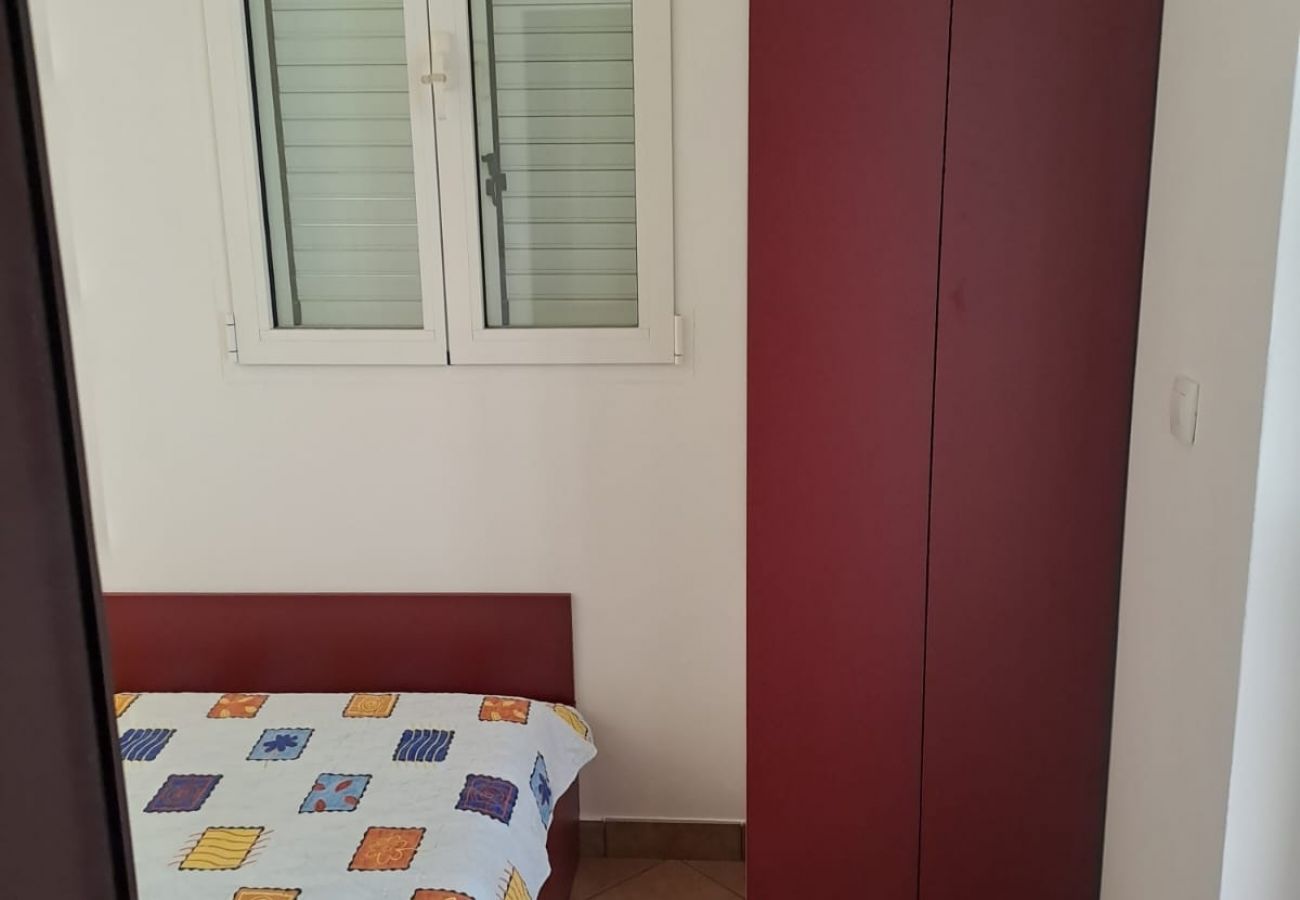 Apartamento en Punat - Apartamento en Punat con Terraza, Acondicionador, WIFI, Lavadora (3829-2)