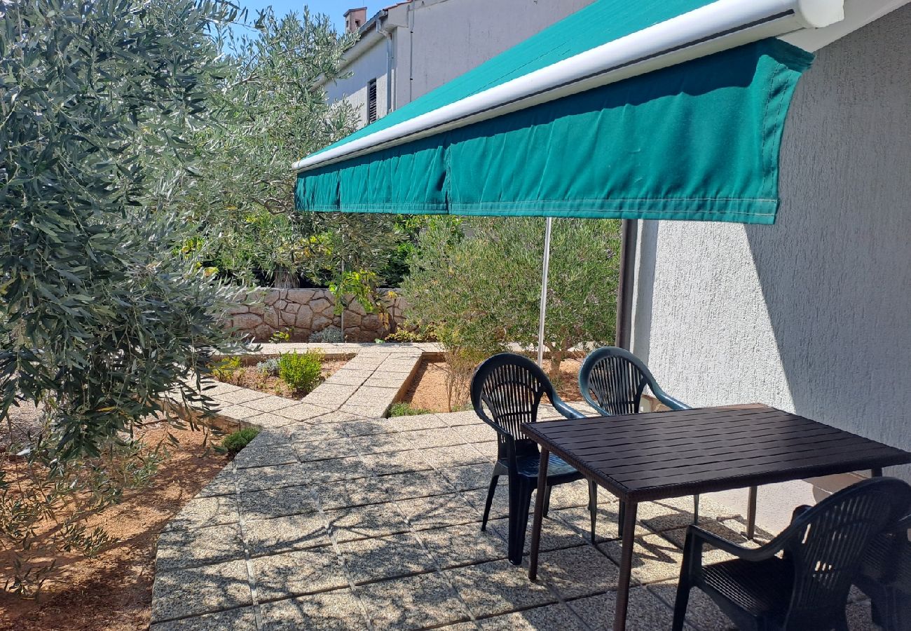 Apartamento en Punat - Apartamento en Punat con Terraza, Acondicionador, WIFI, Lavadora (3829-2)