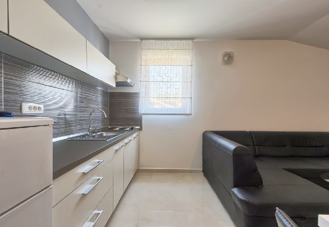 Apartamento en Štinjan - Apartamento en Štinjan con Seaview, Terraza, Acondicionador, WIFI (3326-2) Apartamento en Štinjan - Apartamento en Štinjan con Seaview, Terraza, Acondicionador, WIFI (3326-2)