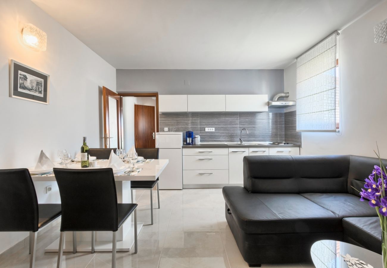 Apartamento en Štinjan - Apartamento en Štinjan con Seaview, Terraza, Acondicionador, WIFI (3326-2)