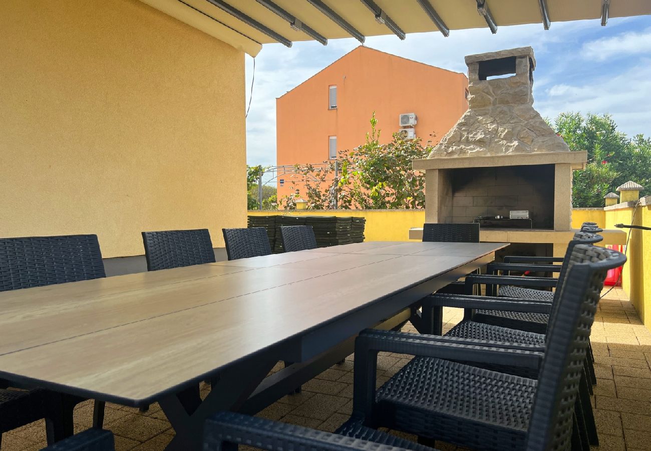 Apartamento en Nin - Apartamento en Zaton (Zadar) con Terraza, Acondicionador, WIFI, Lavadora (4141-1)