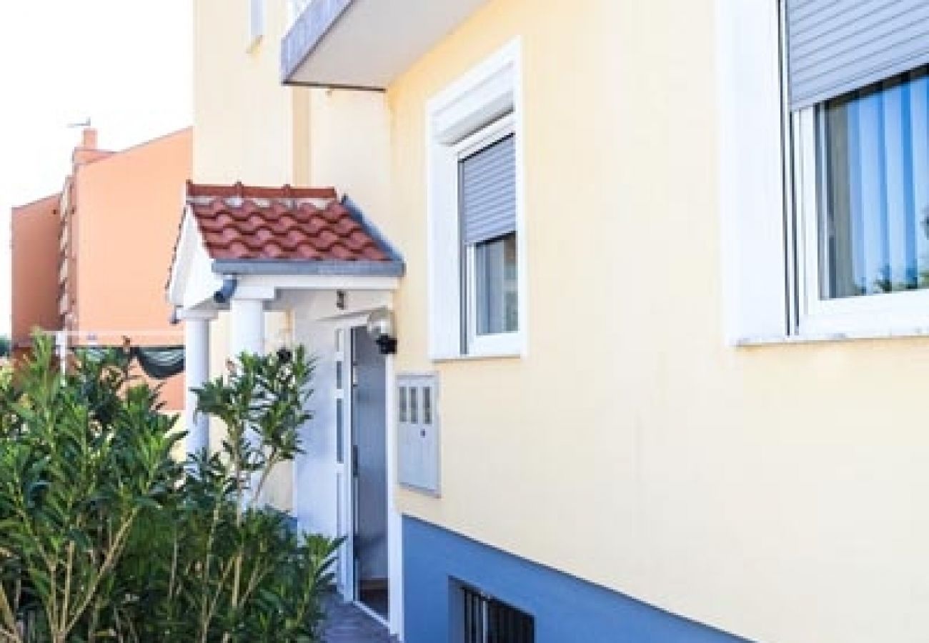 Apartamento en Nin - Apartamento en Zaton (Zadar) con Terraza, Acondicionador, WIFI, Lavadora (4141-1)