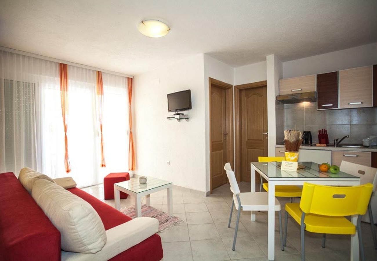 Apartamento en Nin - Apartamento en Zaton (Zadar) con Terraza, Acondicionador, WIFI, Lavadora (4141-2)