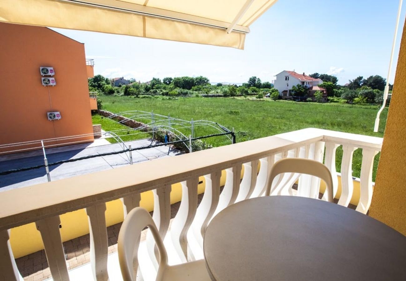 Apartamento en Nin - Apartamento en Zaton (Zadar) con Terraza, Acondicionador, WIFI, Lavadora (4141-2)