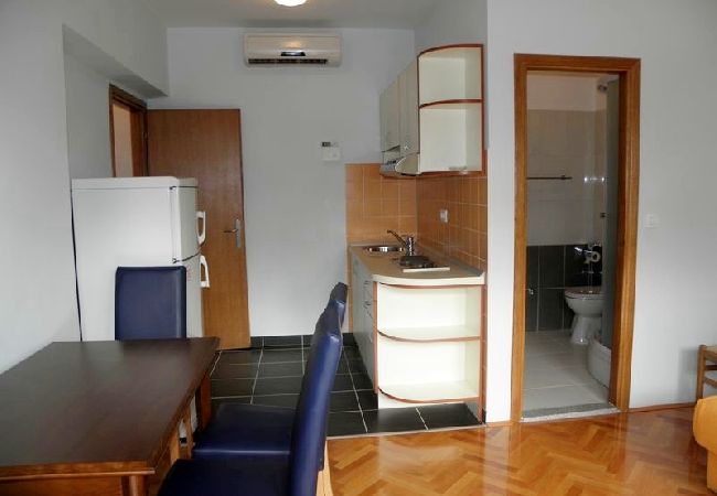 Apartamento en Duce - Apartamento en Duće con Seaview, Terraza, Acondicionador, WIFI (4166-2) Apartamento en Duce - Apartamento en Duće con Seaview, Terraza, Acondicionador, WIFI (4166-2)