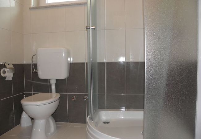 Apartamento en Duce - Apartamento en Duće con Seaview, Terraza, Acondicionador, WIFI (4166-2) Apartamento en Duce - Apartamento en Duće con Seaview, Terraza, Acondicionador, WIFI (4166-2)