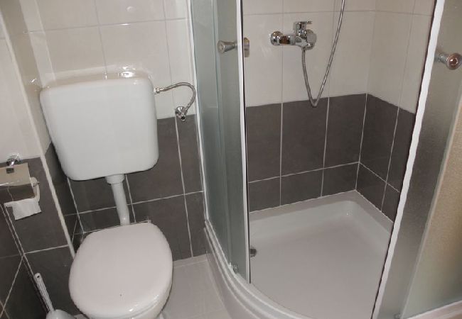 Apartamento en Duce - Apartamento en Duće con Seaview, Terraza, Acondicionador, WIFI (4166-2) Apartamento en Duce - Apartamento en Duće con Seaview, Terraza, Acondicionador, WIFI (4166-2)