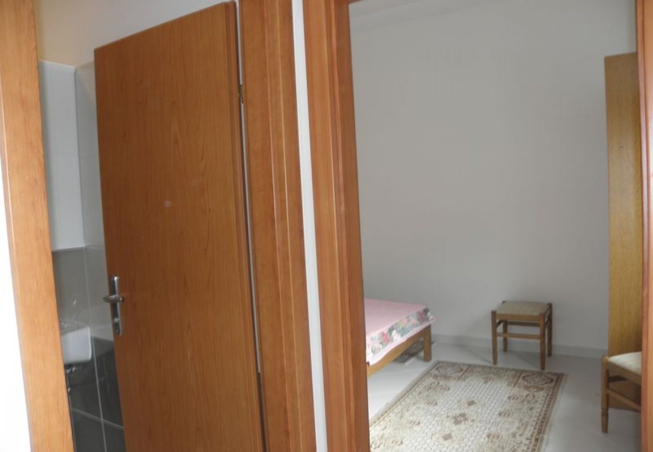 Apartamento en Duce - Apartamento en Duće con Terraza, Acondicionador, WIFI, Lavadora (4166-6)