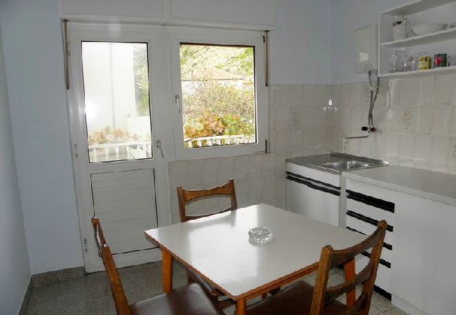 Apartamento en Duce - Apartamento en Duće con Seaview, Balcón, Acondicionador, WIFI (4166-8) Apartamento en Duce - Apartamento en Duće con Seaview, Balcón, Acondicionador, WIFI (4166-8)
