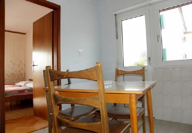 Apartamento en Duce - Apartamento en Duće con Seaview, Balcón, Acondicionador, WIFI (4166-8) Apartamento en Duce - Apartamento en Duće con Seaview, Balcón, Acondicionador, WIFI (4166-8)