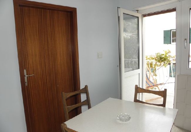 Apartamento en Duce - Apartamento en Duće con Seaview, Balcón, Acondicionador, WIFI (4166-8) Apartamento en Duce - Apartamento en Duće con Seaview, Balcón, Acondicionador, WIFI (4166-8)
