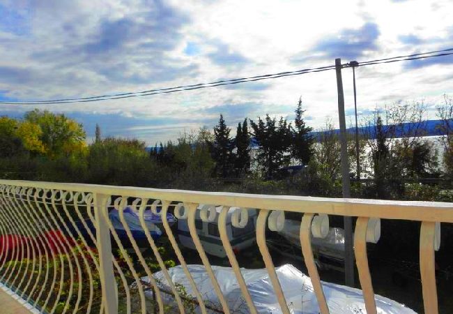 Apartamento en Duce - Apartamento en Duće con Seaview, Balcón, Acondicionador, WIFI (4166-8) Apartamento en Duce - Apartamento en Duće con Seaview, Balcón, Acondicionador, WIFI (4166-8)