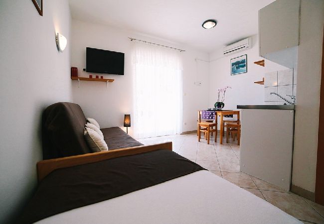 Apartamento en Duce - Apartamento en Duće con Seaview, Balcón, Acondicionador, WIFI (4167-4) Apartamento en Duce - Apartamento en Duće con Seaview, Balcón, Acondicionador, WIFI (4167-4)