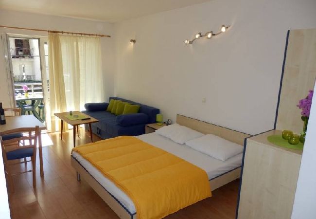 Estudio en Duce - Apartamento Estudio en Duće con Seaview, Balcón, Acondicionador, WIFI (4173-3) Estudio en Duce - Apartamento Estudio en Duće con Seaview, Balcón, Acondicionador, WIFI (4173-3)