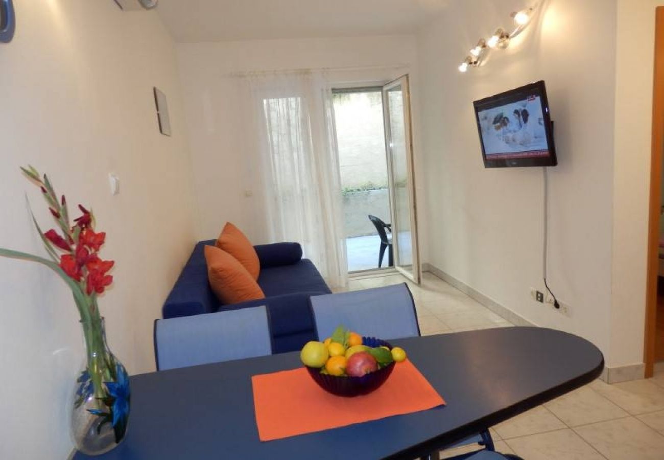 Apartamento en Duce - Apartamento en Duće con Terraza, Acondicionador, WIFI, Lavadora (4173-4)