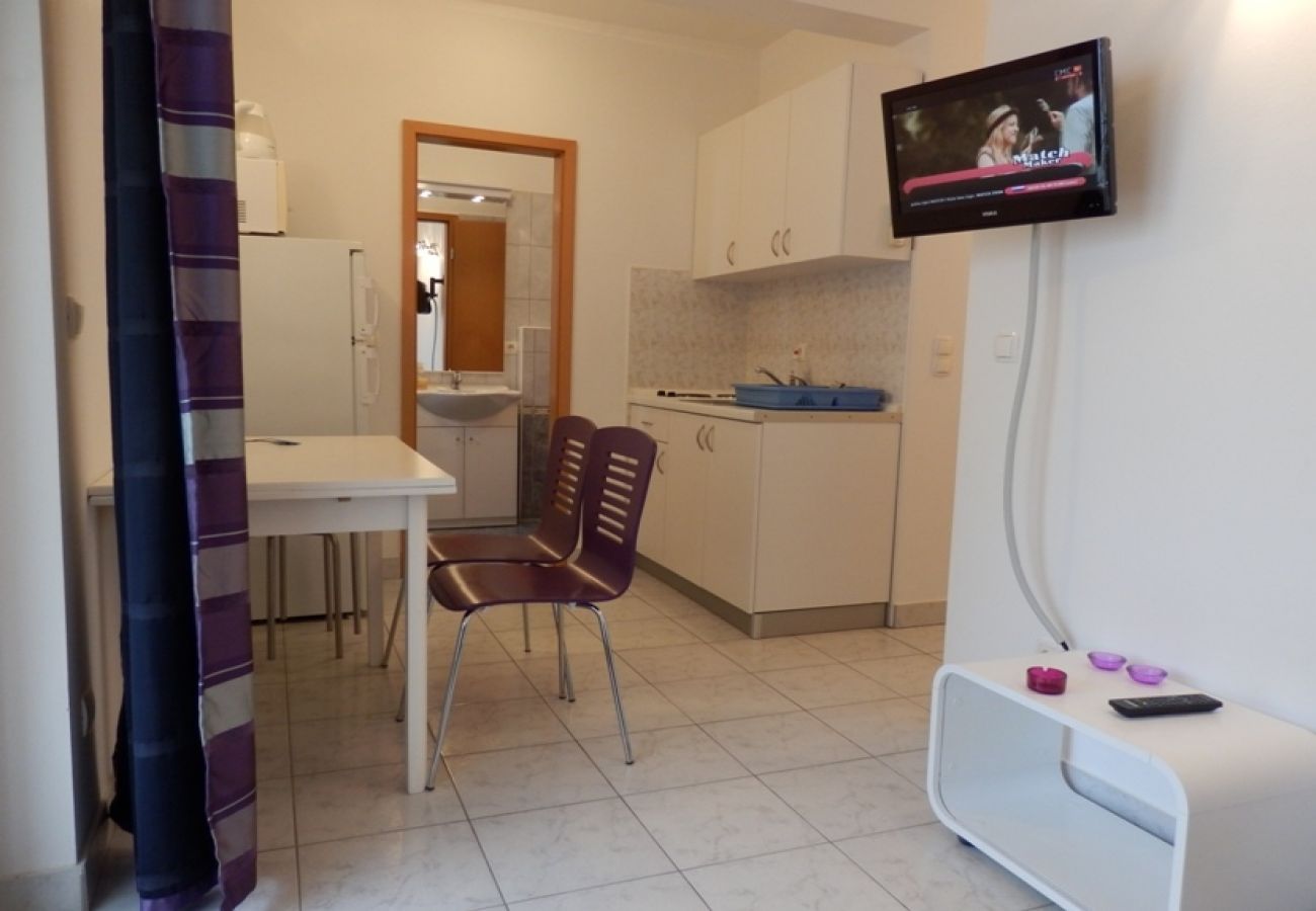 Apartamento en Duce - Apartamento en Duće con Terraza, Acondicionador, WIFI, Lavadora (4173-5)