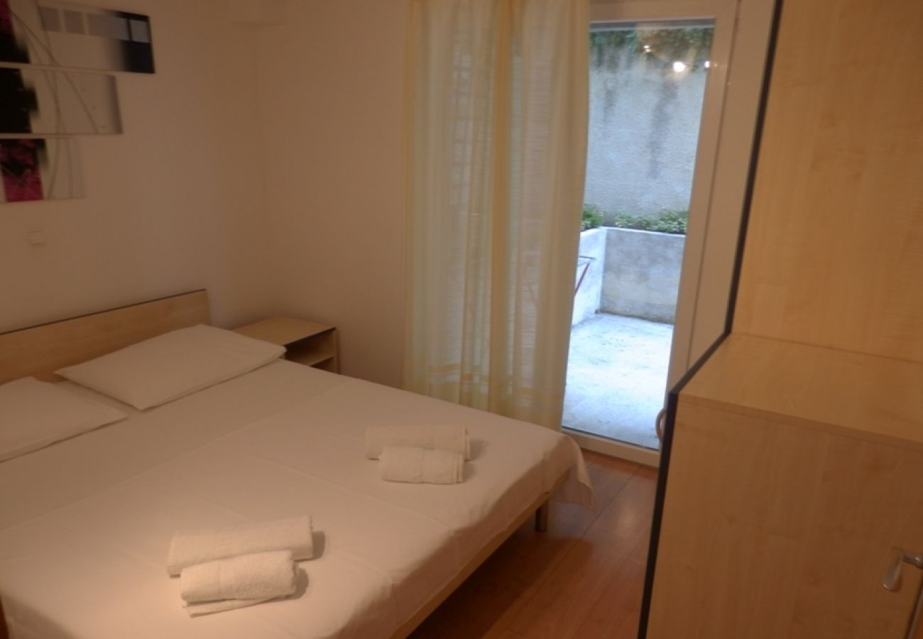 Apartamento en Duce - Apartamento en Duće con Terraza, Acondicionador, WIFI, Lavadora (4173-5)