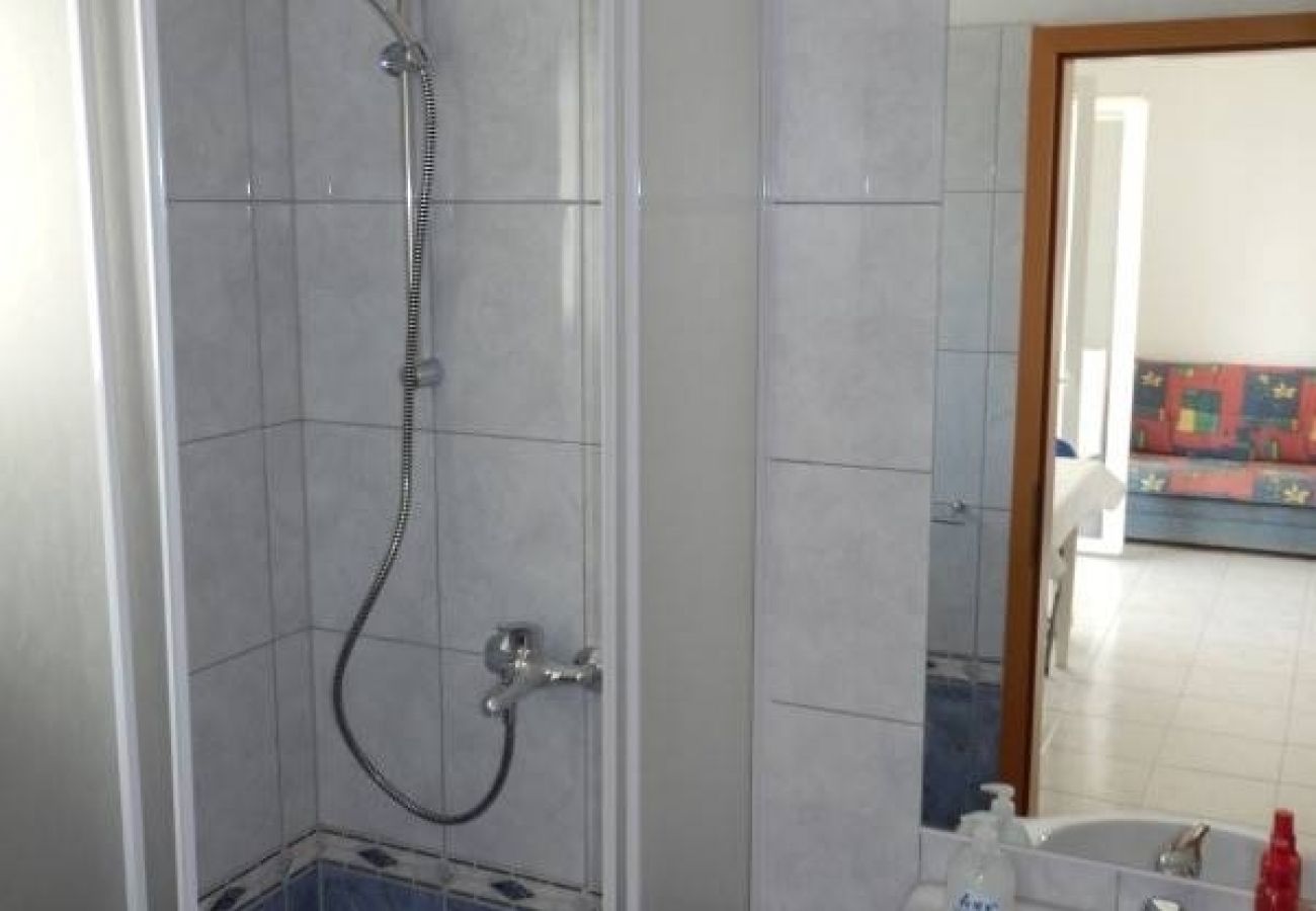 Apartamento en Duce - Apartamento en Duće con Terraza, Acondicionador, WIFI, Lavadora (4173-5)