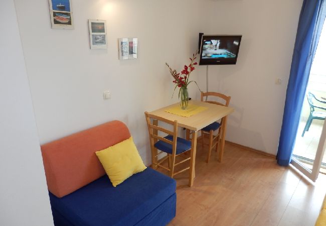 Estudio en Duce - Apartamento Estudio en Duće con Seaview, Balcón, Acondicionador, WIFI (4173-7) Estudio en Duce - Apartamento Estudio en Duće con Seaview, Balcón, Acondicionador, WIFI (4173-7)