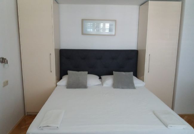 Estudio en Duce - Apartamento Estudio en Duće con Seaview, Balcón, Acondicionador, WIFI (4174-3) Estudio en Duce - Apartamento Estudio en Duće con Seaview, Balcón, Acondicionador, WIFI (4174-3)