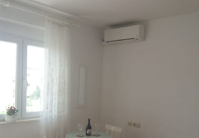 Estudio en Duce - Apartamento Estudio en Duće con Seaview, Balcón, Acondicionador, WIFI (4174-3) Estudio en Duce - Apartamento Estudio en Duće con Seaview, Balcón, Acondicionador, WIFI (4174-3)