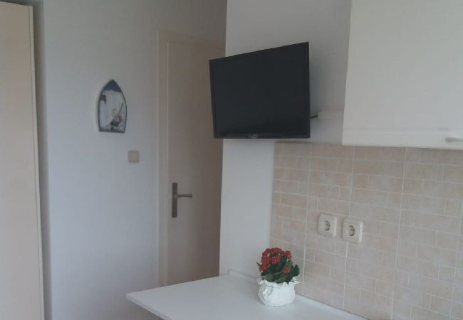 Estudio en Duce - Apartamento Estudio en Duće con Seaview, Balcón, Acondicionador, WIFI (4174-3) Estudio en Duce - Apartamento Estudio en Duće con Seaview, Balcón, Acondicionador, WIFI (4174-3)