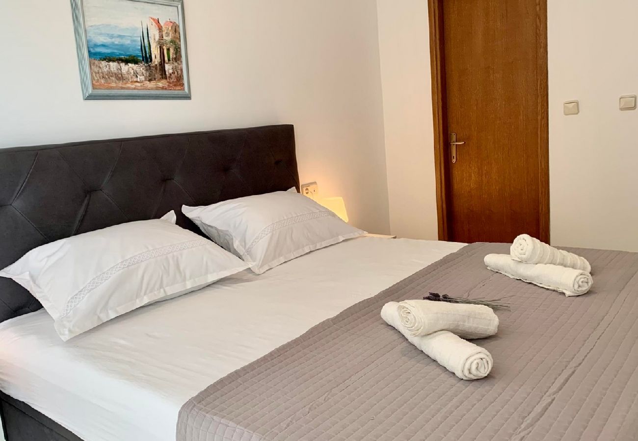 Apartamento en Duce - Apartamento en Duće con Seaview, Balcón, Acondicionador, WIFI (4174-9)