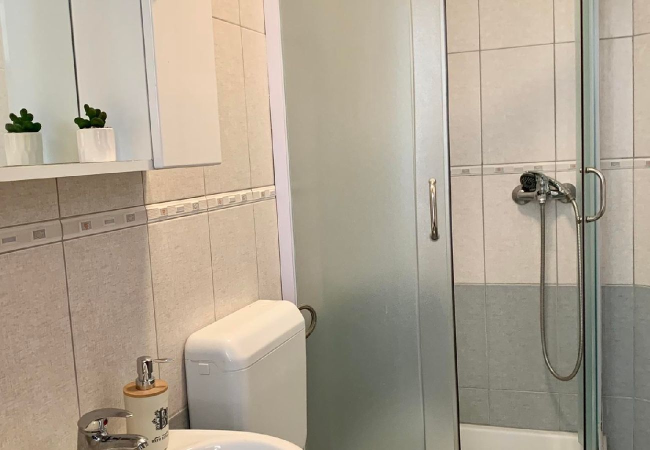 Apartamento en Duce - Apartamento en Duće con Seaview, Balcón, Acondicionador, WIFI (4174-9)