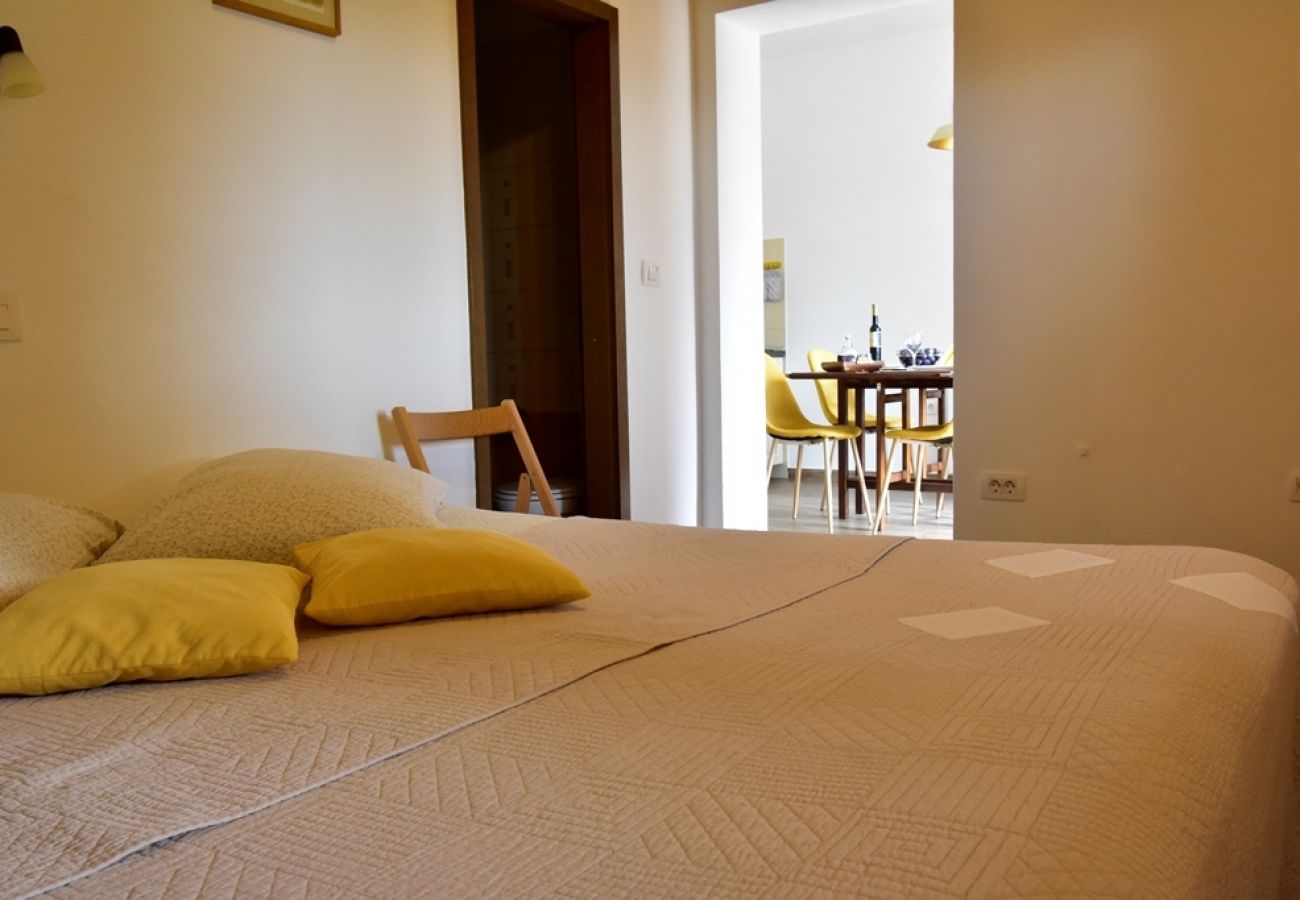 Apartamento en Roc - Apartamento en Roč con Terraza, Acondicionador, WIFI, Lavadora (4194-2)