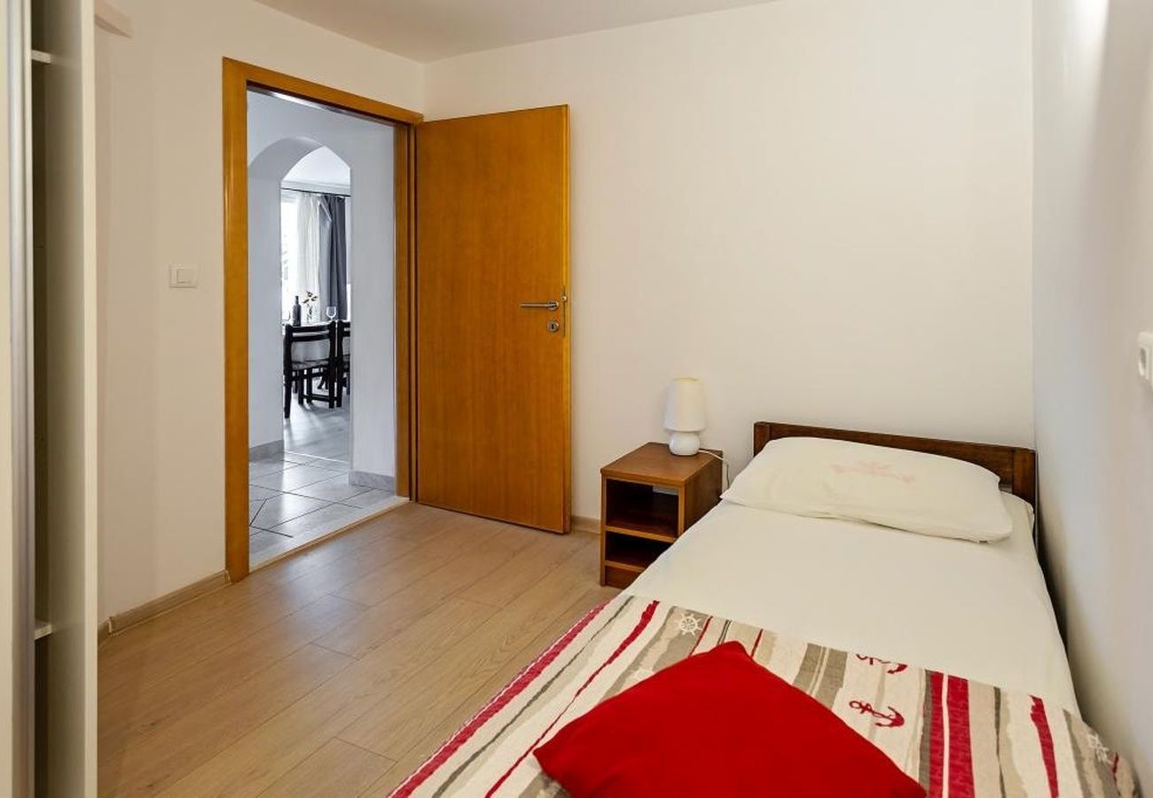 Apartamento en Rogoznica - Apartamento en Rogoznica con Terraza, Acondicionador, WIFI, Lavavajillas (3338-1)