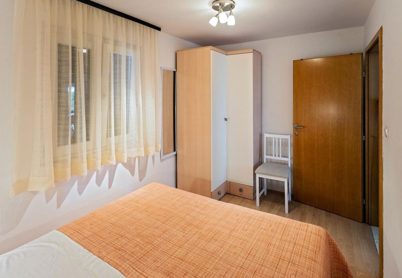 Apartamento en Rogoznica - Apartamento en Rogoznica con Terraza, Acondicionador, WIFI, Lavavajillas (3338-1)