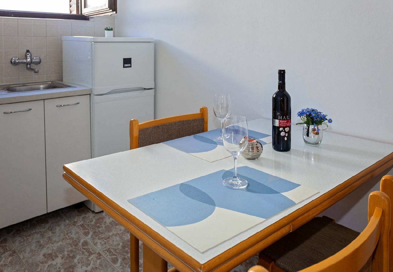 Apartamento en Rogoznica - Apartamento en Rogoznica con Terraza, Acondicionador, WIFI (3338-3)