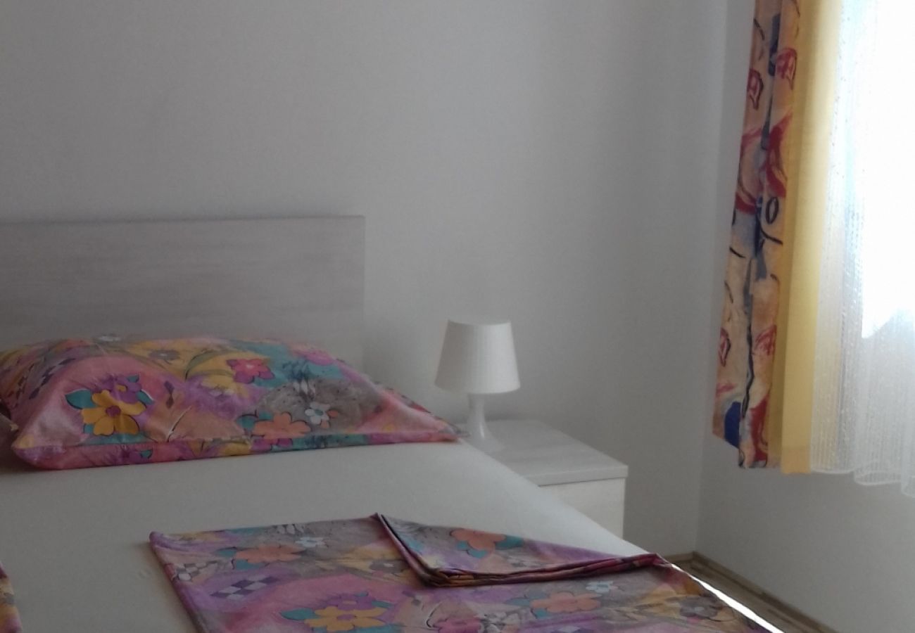 Apartamento en Murter - Apartamento en Murter con Terraza, Acondicionador, WIFI, Lavadora (125-4)