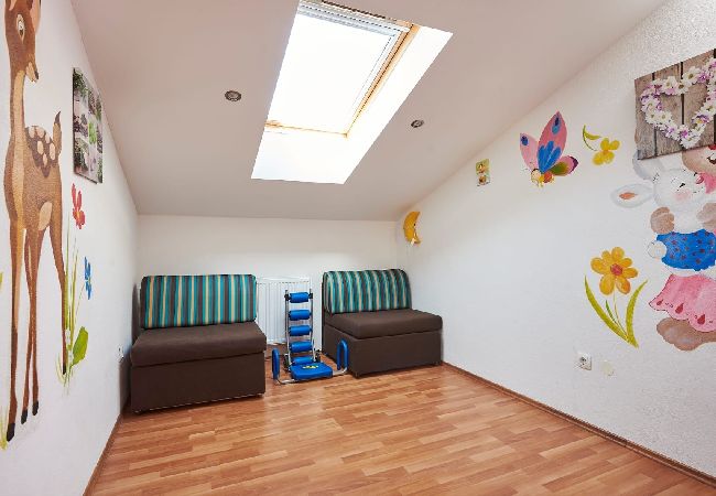 Apartamento en Trogir - Apartamento en Trogir con Terraza, Acondicionador, WIFI, Lavadora (4215-1) Apartamento en Trogir - Apartamento en Trogir con Terraza, Acondicionador, WIFI, Lavadora (4215-1)