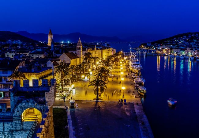 Apartamento en Trogir - Apartamento en Trogir con Terraza, Acondicionador, WIFI, Lavadora (4215-1) Apartamento en Trogir - Apartamento en Trogir con Terraza, Acondicionador, WIFI, Lavadora (4215-1)